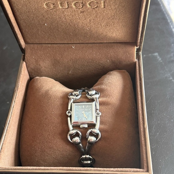 GUCCI SIGNORIA STAINLESS STEEL BLUE MOTHER OF PEARL WATCH - Picture 5 of 6